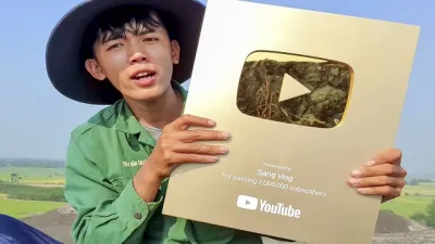 Thế hệ nông dân thu tiền tỷ từ TikTok, YouTube: Làm nông lấm lem bùn đất còn hơn danh hão 