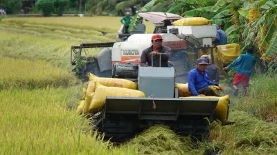 Nhiều lợi thế, vì sao ĐBSCL chưa phát triển ?