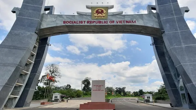 Lừa xuất cảnh việc nhẹ lương cao, muốn về nhà phải trả tiền 'chuộc thân' 