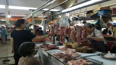 Thịt và rau củ tại TPHCM đua nhau tăng giá