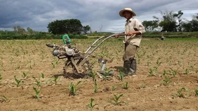 Nông dân sáng chế máy làm đất đa năng, khiến cả làng ở Phú Yên phục lăn