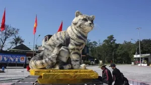 Linh vật mèo Tết Quý Mão tại Quảng Trị ra mắt khiến dân mạng trầm trồ