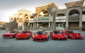 Đã có thể mua siêu xe Ferrari bằng tiền số