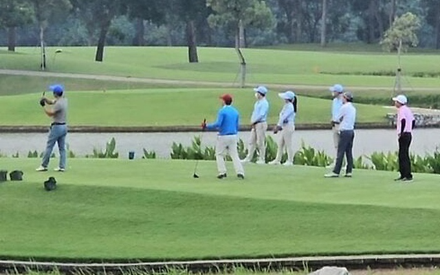 Vụ giám đốc sở, bí thư huyện chơi golf trong giờ làm việc: Bắc Ninh xử lý thế nào?