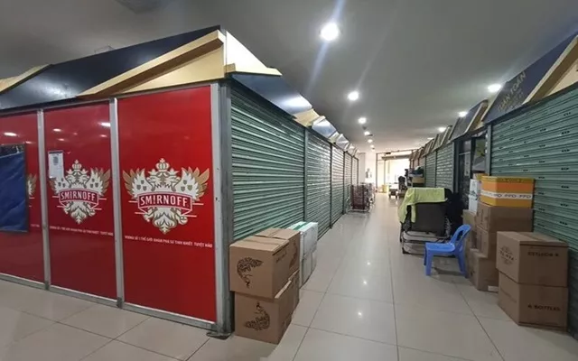 Chợ truyền thống, trung tâm thương mại Hà Nội dài cổ chờ khách thuê