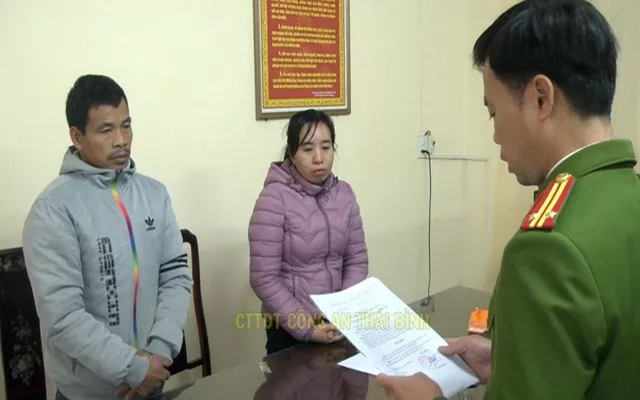 Cặp vợ chồng sản xuất hàng tấn mì chính giả