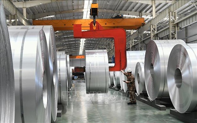 Báo động nhập khẩu thép cán nóng: Cần thiết điều tra phòng vệ