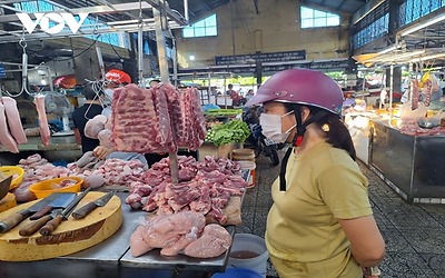 Nguồn cung giảm, giá thịt heo ở chợ truyền thống tại TP.HCM tăng