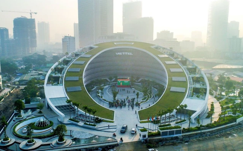 Năm tháng rực rỡ của “họ” Viettel: Tập đoàn mẹ mỗi ngày thu gần 500 tỷ, cổ phiếu các công ty con đồng loạt vượt đỉnh