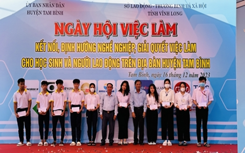 Thực hiện hiệu quả chính sách lao động, việc làm, an sinh xã hội