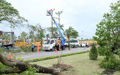 Nhiều địa phương được cấp điện trở lại trong ngày hôm nay