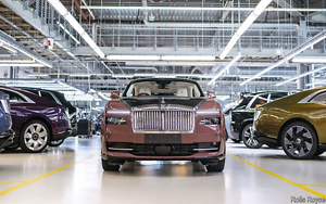 Rolls-Royce lên lịch ra mắt SUV điện đầu tiên