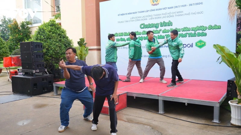 TP.HCM đã có 12 “Điểm dừng chân” cho các xe ôm công nghệ