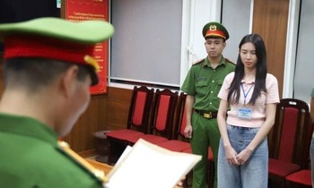 Bắt tạm giam Hoa hậu Nguyễn Thúc Thuỳ Tiên