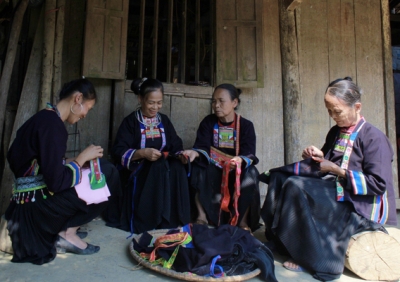 Trang phục dân tộc Mông Đen