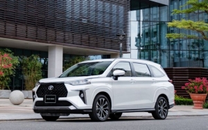 Loạt xe gia đình giá rẻ đua khuyến mại dịp hè