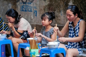 Bán cà phê, trà đá vỉa hè có phải đăng ký hộ kinh doanh và nộp thuế?