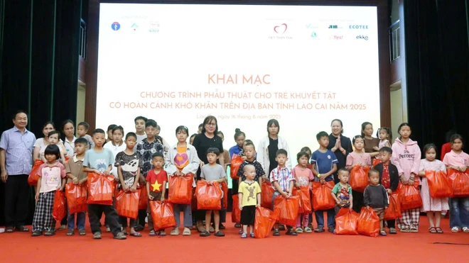 Khai mạc chương trình phẫu thuật cho trẻ em khuyết tật có hoàn cảnh khó khăn