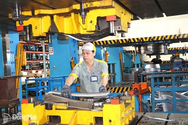 Doanh nghiệp lo ứng phó với căng thẳng thương mại