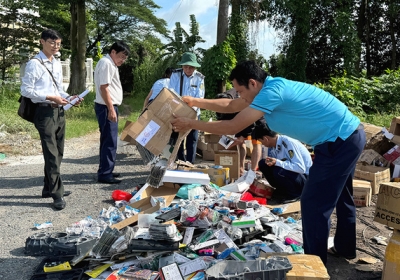 Tiêu hủy hơn 1,3 tấn hàng hóa vi phạm hành chính, giá trị hơn nửa tỷ đồng