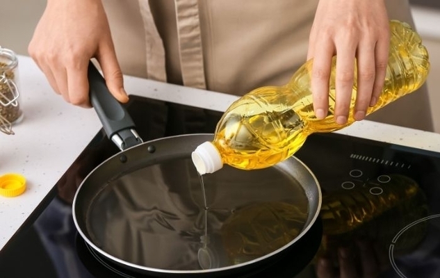 Dầu ăn cho vật nuôi gây hại thế nào khi dùng chế biến thực phẩm?