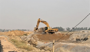 Các dự án giao thông chậm tiến độ - rào cản từ nguồn cung vật liệu xây dựng