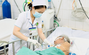 Điều dưỡng viên Nguyễn Công Thành: Ứng xử hay, tay nghề giỏi