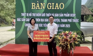 Bàn giao thiết bị hỗ trợ điểm giới thiệu và bán sản phẩm OCOP đặc sản Cao Bằng tại huyện Hà Quảng