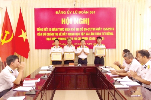 Học tập và làm theo Bác ở Lữ đoàn Tên lửa bờ