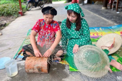 Đan nón lá, cảm nhận văn hóa Tày ở Lâm Thượng