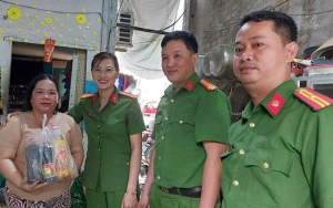 Nữ cán bộ Công an đồng hành cùng người hoàn lương