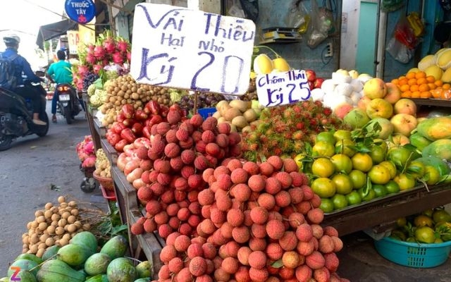 Sầu riêng, vải thiều... rẻ chưa từng có