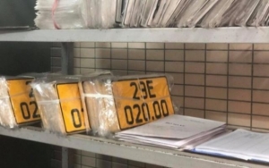 Tháo gỡ cho xe kinh doanh chưa đổi đăng ký: Cần làm rõ vì sao chưa đổi, ngân hàng nào gây khó?