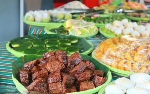 Quán bánh dân gian miền Tây đủ 'sắc, hương, vị' thu hút thực khách tại Biên Hòa