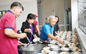 1 ngàn suất ăn thiện nguyện được trao cho các bệnh nhân tại Bệnh viện Tâm thần Trung ương 2