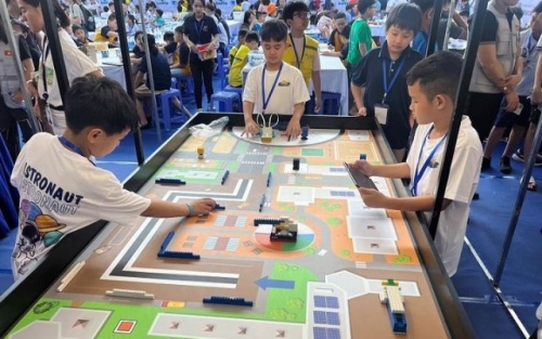 Gia Lai: Ươm mầm STEM từ sân chơi Robotacon