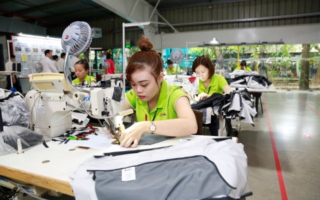 Tăng lương tối thiểu vùng: Cải thiện đời sống người lao động