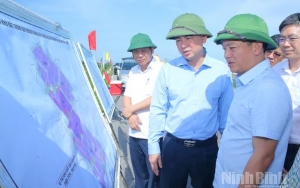 Lãnh đạo UBND tỉnh làm việc về hoạt động xây dựng và sản xuất, kinh doanh tại một số công trình, dự án trọng điểm