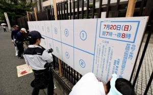 Dùng AI chống tin giả