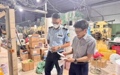 Phát hiện cơ sở sản xuất, kinh doanh bỉm trẻ em, băng vệ sinh giả mạo nhãn hiệu nổi tiếng