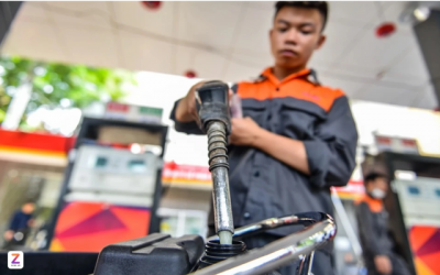 Giá xăng giảm mạnh