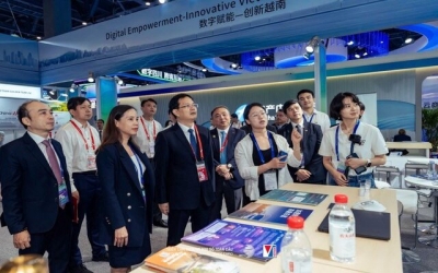 Gian hàng Quốc gia Việt Nam tại Hội chợ Thương mại Điện tử Toàn cầu 2025 hút khách