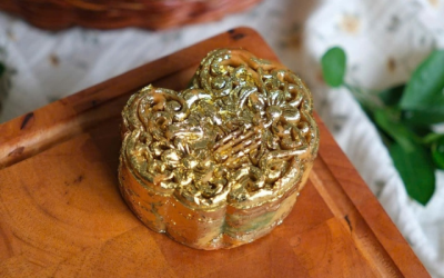 Bánh trung thu dát vàng 24K giá tiền triệu hút khách