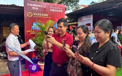 Phú Thọ: Hỗ trợ người dân đẩy mạnh kết nối số qua phiên chợ chuyển khoản