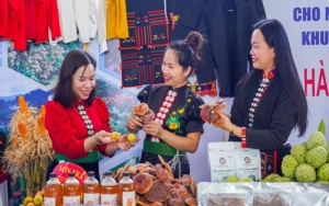 Tăng cường giao lưu, hợp tác quốc tế tại Hội chợ xúc tiến thương mại Sơn La 2025