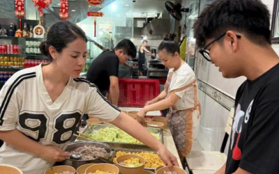 Ấm lòng những bữa ăn 0 đồng ở vùng lũ Thái Nguyên