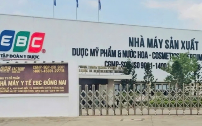 Chồng bị bắt vì buôn bán hàng giả, ca sĩ Đoàn Di Băng có liên quan?