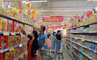 Hàng Tết bắt đầu lên kệ