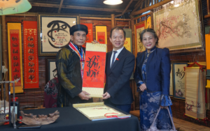 Tục xin – cho chữ và mạch nguồn hiếu học Thăng Long