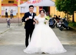 Hải Phòng: Cô dâu, chú rể đi bỏ phiếu trong ngày cưới